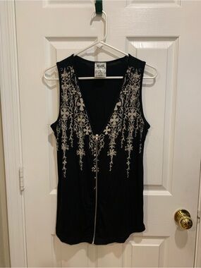 Black Embellished V-Neck Zip Front Tank Top - Floral Accent